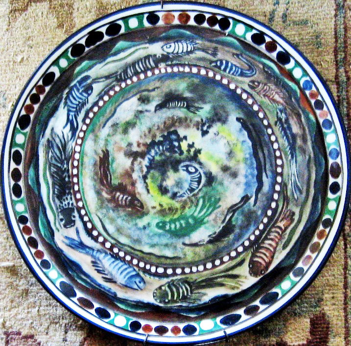 Декоративна таріль «Риби». 1935. Фарфор, гуаш, олія, золото, срібло